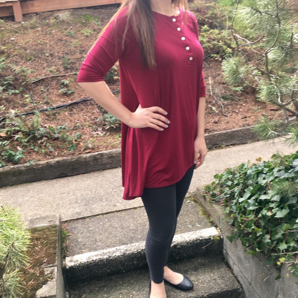 Cabernet red. STRETCHY and COMFORTABLE top.